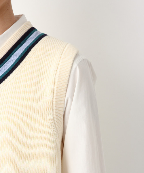 GLOBAL WORK（グローバルワーク）の「チルデンVニットベスト（ベスト・メンズ・オフホワイト/グリーン・LARGE/MEDIUM）」の6枚目の写真