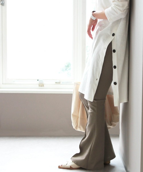 reca（レカ）の「フロントタックフレアパンツ（その他パンツ・レディース・ブラック/カーキ/キャメル/グレイッシュベージュ/グレー系その他・FREE）」の14枚目の写真