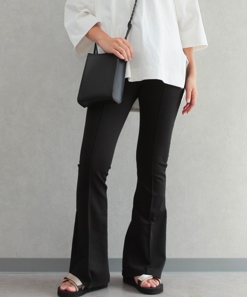 reca（レカ）の「フロントタックフレアパンツ（その他パンツ・レディース・ブラック/カーキ/キャメル/グレイッシュベージュ/グレー系その他・FREE）」の20枚目の写真