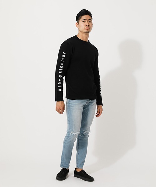 AZUL by moussy（アズールバイマウジー）の「VINTAGE REMAKE SKINNY Ⅱ/ビンテージリメイクスキニーⅡ（デニムパンツ・メンズ・ブラック/ブルー/ライトブルー・LARGE/X-SMALL/X-LARGE/SMALL/MEDIUM）」の6枚目の写真