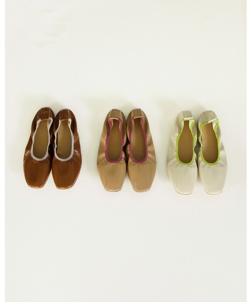 TODAYFUL（トゥデイフル）の「エナメルフラットシューズ（バレエシューズ・レディース・コーラルピンク/ピンクベージュ/キナリ・36inch/37inch/38inch）」の12枚目の写真