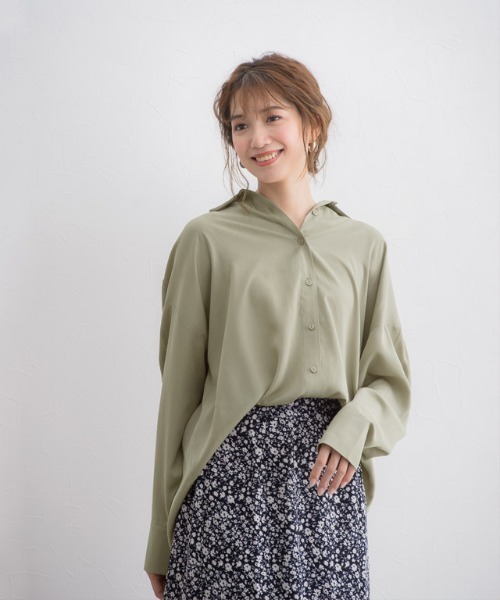 Pierrot(ピエロ)の「【洗濯機で洗える】マットサテンオーバーサイズシャツ(シャツ/ブラウス・レディース・シルバーグレー/ライトカーキ/ブルー系その他/ライトベージュ・M/L)」の7枚目の写真