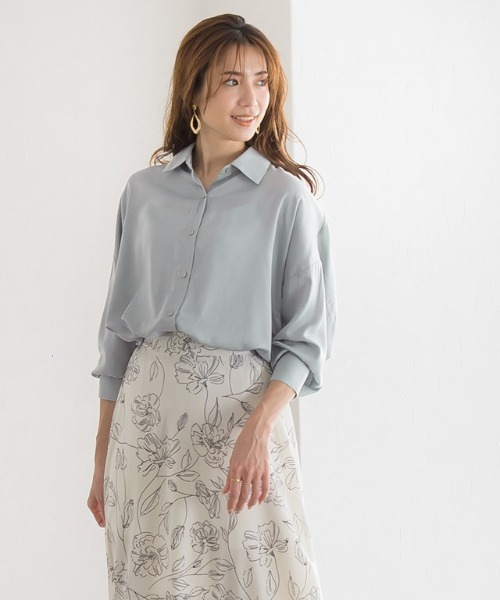 Pierrot(ピエロ)の「【洗濯機で洗える】マットサテンオーバーサイズシャツ(シャツ/ブラウス・レディース・シルバーグレー/ライトカーキ/ブルー系その他/ライトベージュ・M/L)」の16枚目の写真