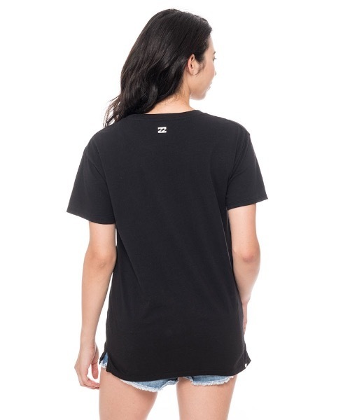 BILLABONG（ビラボン）の「BILLABONG レディース ドロップショルダー Tシャツ/ビラボン 半袖 ロゴ（Tシャツ/カットソー・レディース・ホワイト/ブラック/ピンク・MEDIUM）」の6枚目の写真