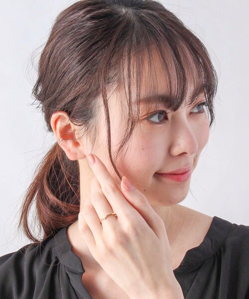 COCOSHNIK(ココシュニック)の「K10ダイヤモンド グラデーションV字 リング(リング・レディース・アイボリー系・10号/12号/14号)」の11枚目の写真