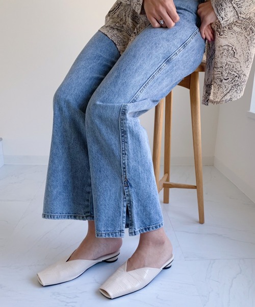 CLEA(クレア)の「サイド スリット ストレート フレア デニム(デニムパンツ・レディース・ブルー・S/M/L)」の7枚目の写真
