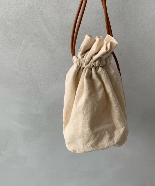 LE MORE（リモア）の「コットン巾着バッグ（ショルダーバッグ・レディース・ベージュ/アイボリー/ブラック・FREE）」の7枚目の写真