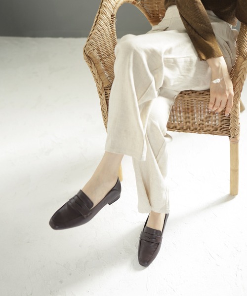 SESTO（セスト）の「バブーシュタイプのスクエアトゥコインローファー（ローファー・レディース・ブラック/ブラウン/ブラック系その他/グレイッシュベージュ・22.5cm/23.5cm/24.5cm/23.0cm/24.0cm/25.0cm/22.0cm）」の3枚目の写真