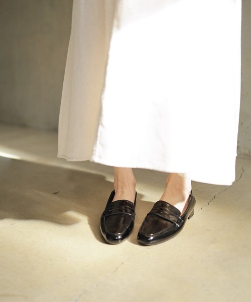 SESTO（セスト）の「バブーシュタイプのスクエアトゥコインローファー（ローファー・レディース・ブラック/ブラウン/ブラック系その他/グレイッシュベージュ・22.5cm/23.5cm/24.5cm/23.0cm/24.0cm/25.0cm/22.0cm）」の21枚目の写真