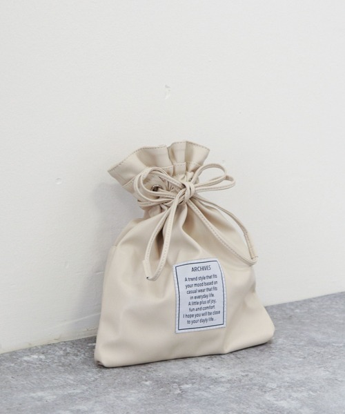 archives（アルシーヴ）の「合皮巾着ショルダー（ハンドバッグ・レディース・アイボリー/ブラック・FREE）」の7枚目の写真