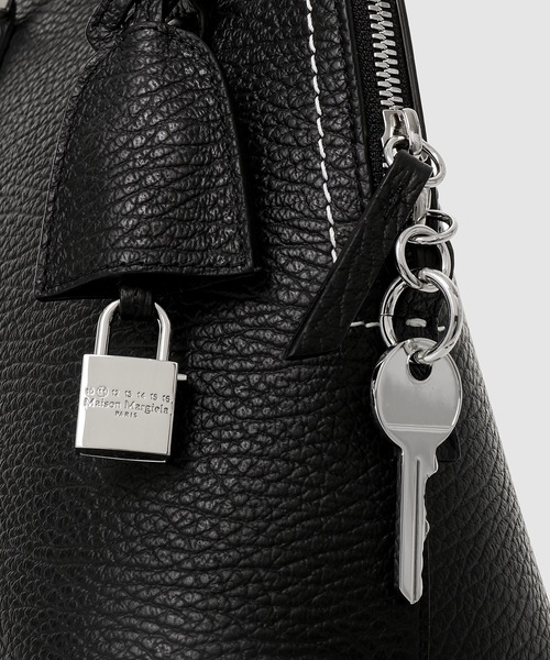 Maison Margiela（メゾンマルジェラ）の「"5AC" - belt bag（ショルダーバッグ・レディース・ブラック系その他/グレー系その他/キャメル・ONESIZE）」の7枚目の写真