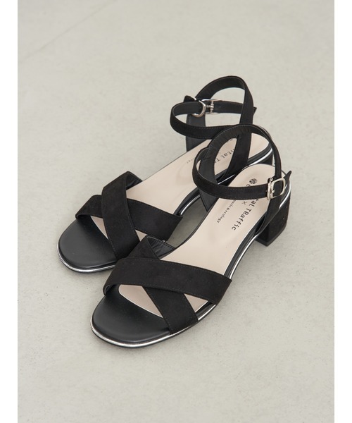 earth music&ecology(アースミュージックアンドエコロジー)の「ORiental Traffic クロスサンダル *(サンダル・レディース・ブラック/キャメル/グリーン・SMALL/MEDIUM/LARGE/LL)」の1枚目の写真