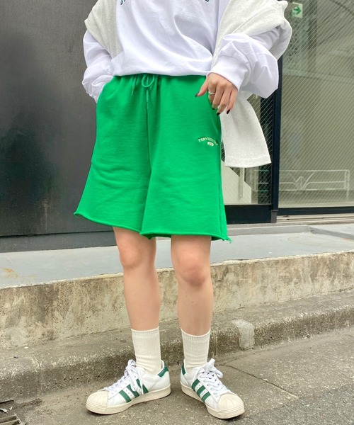 WHO'S WHO gallery(フーズフーギャラリー)の「ワンマイルショートパンツ(スウェットパンツ・レディース・ブラック/レッド/ブルー/グリーン/オートミール/レモンイエロー/黄緑系・FREE)」の4枚目の写真