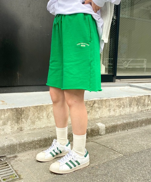 WHO'S WHO gallery(フーズフーギャラリー)の「ワンマイルショートパンツ(スウェットパンツ・レディース・ブラック/レッド/ブルー/グリーン/オートミール/レモンイエロー/黄緑系・FREE)」の18枚目の写真