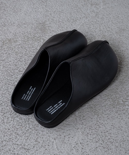 CASPER JOHN(キャスパージョン)の「Over Form Room Shoes/オーバーフォルムルームシューズ(スリッポン・メンズ・ブラック/ナチュラル・SMALL/MEDIUM/LARGE)」の4枚目の写真