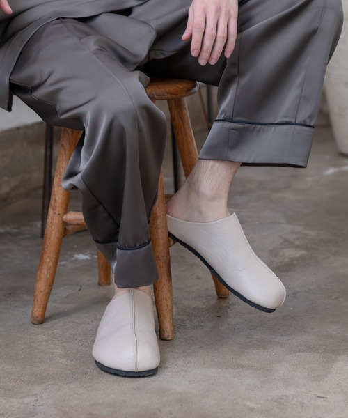 CASPER JOHN(キャスパージョン)の「Over Form Room Shoes/オーバーフォルムルームシューズ(スリッポン・メンズ・ブラック/ナチュラル・SMALL/MEDIUM/LARGE)」の14枚目の写真