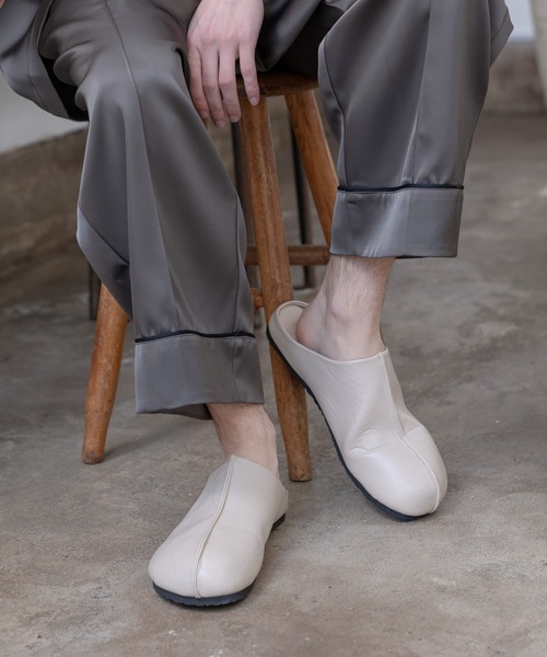 CASPER JOHN(キャスパージョン)の「Over Form Room Shoes/オーバーフォルムルームシューズ(スリッポン・メンズ・ブラック/ナチュラル・SMALL/MEDIUM/LARGE)」の8枚目の写真