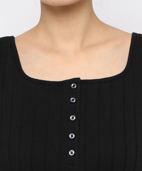 niko and...（ニコアンド）の「[抗菌防臭・抗ウイルス素材]UDRz機能付き2WAYノースリーブプルオーバー（タンクトップ・レディース・ブラック/オフホワイト/モカ・MEDIUM/LARGE）」の4枚目の写真