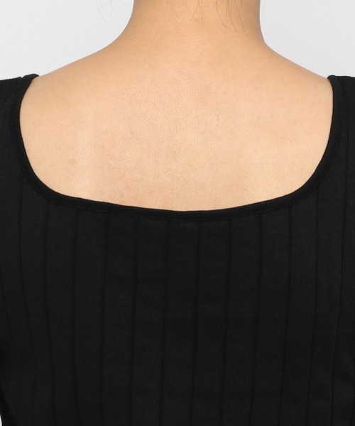 niko and...（ニコアンド）の「[抗菌防臭・抗ウイルス素材]UDRz機能付き2WAYノースリーブプルオーバー（タンクトップ・レディース・ブラック/オフホワイト/モカ・MEDIUM/LARGE）」の16枚目の写真