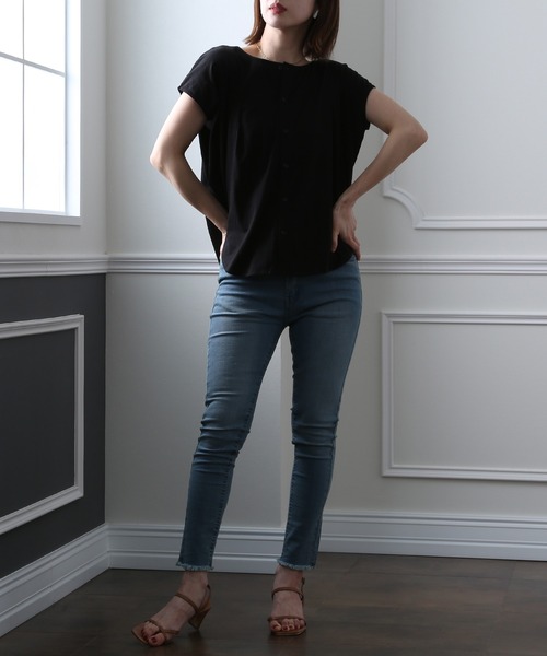 ElegChic(エレグシック)の「2WAYボタンカットソー(Tシャツ/カットソー・レディース・ブラック/ライトベージュ/ホワイト・4L/XL/M)」の7枚目の写真