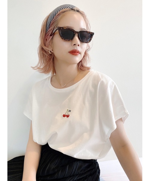 JUMELLE(ジュメロ)の「チェリーT(Tシャツ/カットソー・レディース・ホワイト/ピンク・FREE)」の1枚目の写真