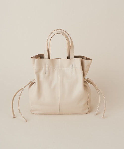 SHENERY(シーナリー)の「レザー巾着ショルダーバッグ(トートバッグ・レディース・ブラック/オフホワイト/シルバー・FREE)」の8枚目の写真