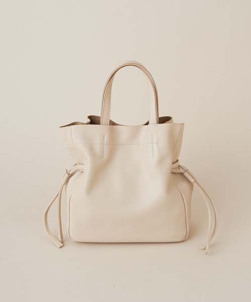 SHENERY(シーナリー)の「レザー巾着ショルダーバッグ(トートバッグ・レディース・ブラック/オフホワイト/シルバー・FREE)」の6枚目の写真