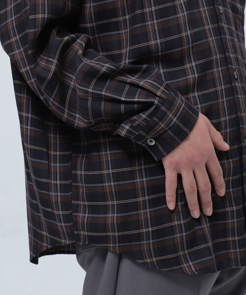 BEAMS（ビームス）の「BEAMS / イージーフィット チェック シャツ（シャツ/ブラウス・メンズ・ブラック/ベージュ・MEDIUM/X-LARGE/SMALL/LARGE）」の17枚目の写真