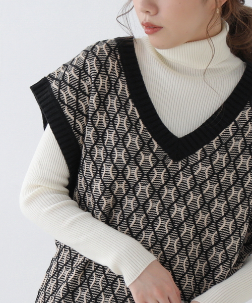 RAY CASSIN（レイカズン）の「リブタートルニットプルオーバー（ニット/セーター・レディース・オフホワイト/ブラック/ベージュ/ライトカーキ/ワイン・FREE）」の2枚目の写真