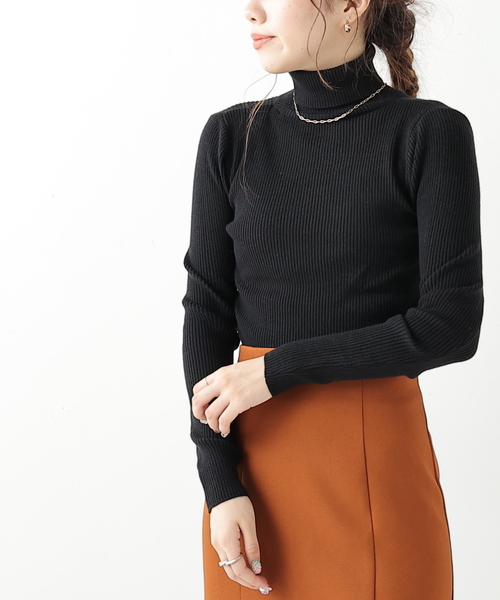 RAY CASSIN（レイカズン）の「リブタートルニットプルオーバー（ニット/セーター・レディース・オフホワイト/ブラック/ベージュ/ライトカーキ/ワイン・FREE）」の3枚目の写真