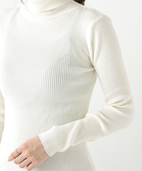 RAY CASSIN（レイカズン）の「リブタートルニットプルオーバー（ニット/セーター・レディース・オフホワイト/ブラック/ベージュ/ライトカーキ/ワイン・FREE）」の7枚目の写真