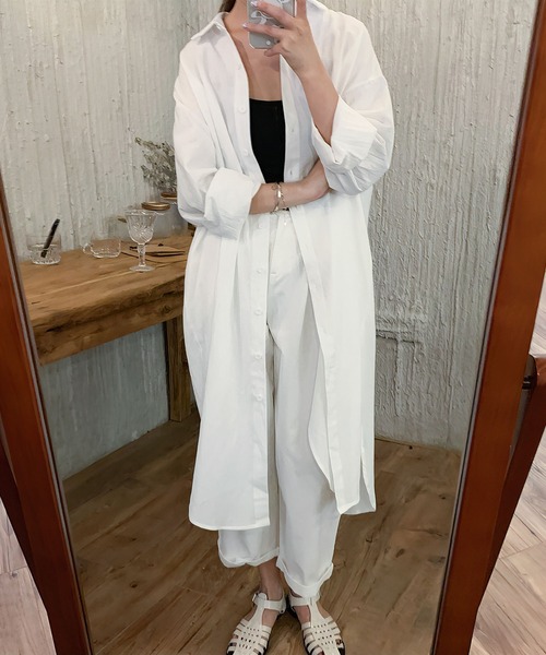 me+em select(ミームセレクト)の「サイドスリットコットンロングシャツ【数量限定販売】(シャツワンピース・レディース・グリーン/ブラック/ホワイト/ブラウン・FREE)」の2枚目の写真