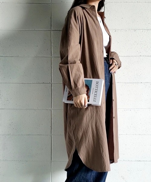 me+em select(ミームセレクト)の「サイドスリットコットンロングシャツ【数量限定販売】(シャツワンピース・レディース・グリーン/ブラック/ホワイト/ブラウン・FREE)」の17枚目の写真