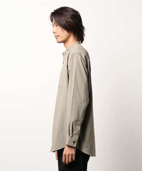 COMME CA ISM（コムサイズム）の「《NOTO　QUALITY》　リラックスフィット　バンドカラーシャツ（シャツ/ブラウス・メンズ・ホワイト/ブラウン/グリーン/グレイッシュベージュ・SMALL/MEDIUM/LARGE）」の12枚目の写真