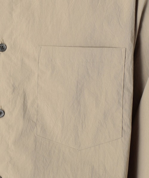 COMME CA ISM（コムサイズム）の「《NOTO　QUALITY》　リラックスフィット　バンドカラーシャツ（シャツ/ブラウス・メンズ・ホワイト/ブラウン/グリーン/グレイッシュベージュ・SMALL/MEDIUM/LARGE）」の5枚目の写真