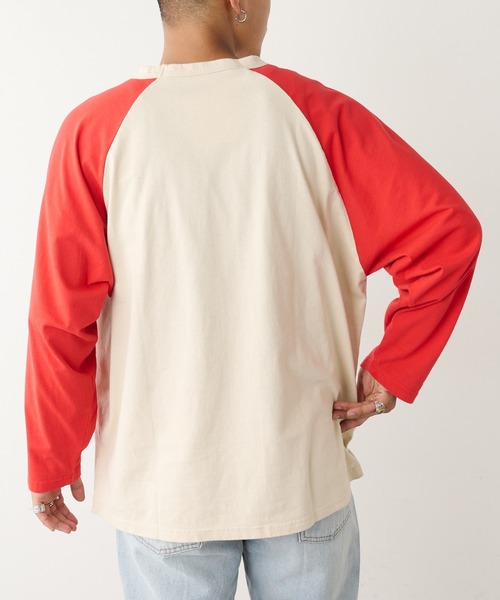 DISCOAT(ディスコート)の「【ARTEX/アルテックス】ラグラン配色ロングTシャツ(Tシャツ/カットソー・メンズ・チャコールグレー/グリーン/レッド・MEDIUM/LARGE)」の4枚目の写真