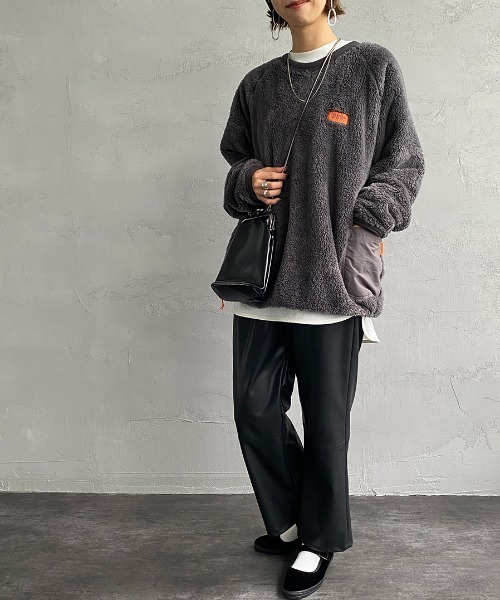 UNIVERSAL OVERALL（ユニバーサルオーバーオール）の「[UNIVERSAL OVERALL/ユニバーサルオーバーオール] 別注カバーオールボアフリースプルオーバー（スウェット・レディース・グレー/アイボリー/チャコール・S/M/L）」の4枚目の写真