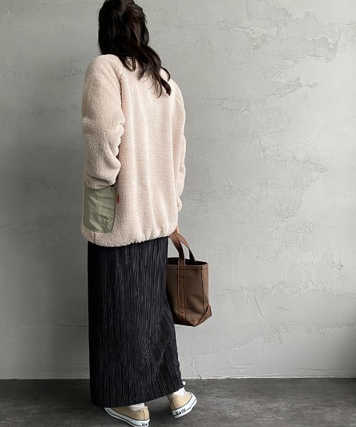 UNIVERSAL OVERALL（ユニバーサルオーバーオール）の「[UNIVERSAL OVERALL/ユニバーサルオーバーオール] 別注カバーオールボアフリースプルオーバー（スウェット・レディース・グレー/アイボリー/チャコール・S/M/L）」の5枚目の写真