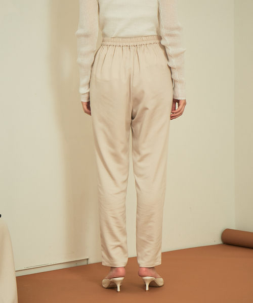 Rouge vif(ルージュヴィフ)の「サテンイージーパンツ2(その他パンツ・レディース・ベージュ/ピンク/ブラック/ライラック・36/38/40)」の19枚目の写真