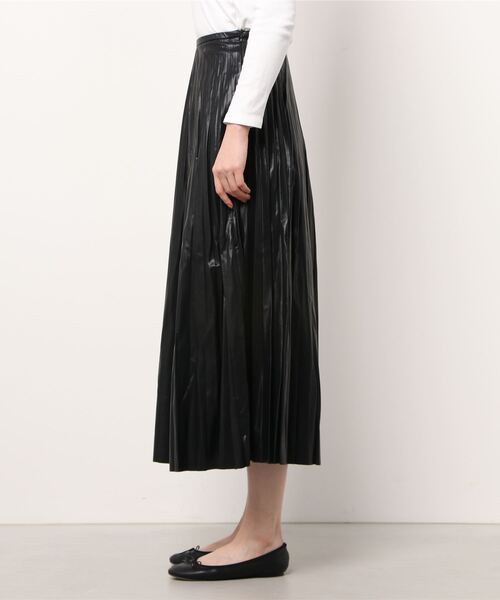 Per sist ence（パーシエンス）の「Per sist ence/パーシエンス　フェイクレザー プリーツスカート（スカート・レディース・ベージュ/ブラック/アイボリー・FREE）」の4枚目の写真