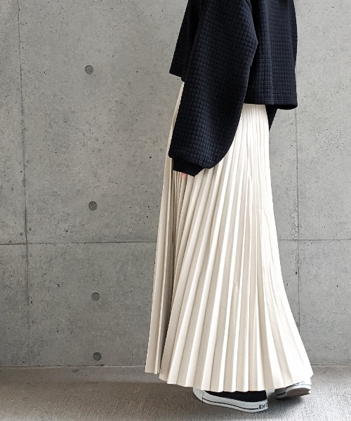 Per sist ence（パーシエンス）の「Per sist ence/パーシエンス　フェイクレザー プリーツスカート（スカート・レディース・ベージュ/ブラック/アイボリー・FREE）」の3枚目の写真