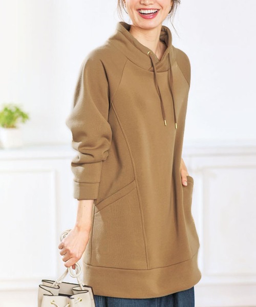 BELLUNA PLUS(ベルーナ)の「裏起毛素材スタンドネックチュニック(チュニック・レディース・ワイン/ベージュ/チャコール/チャコールグレー/ワイン系/キャメル/グレー系その他・LARGE/X-LARGE/MEDIUM)」の6枚目の写真