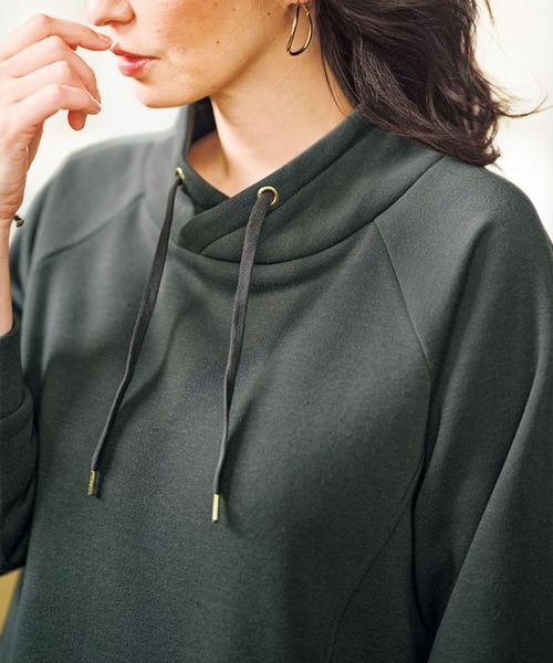 BELLUNA PLUS(ベルーナ)の「裏起毛素材スタンドネックチュニック(チュニック・レディース・ワイン/ベージュ/チャコール/チャコールグレー/ワイン系/キャメル/グレー系その他・LARGE/X-LARGE/MEDIUM)」の4枚目の写真