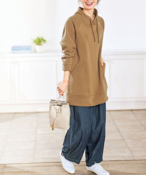 BELLUNA PLUS(ベルーナ)の「裏起毛素材スタンドネックチュニック(チュニック・レディース・ワイン/ベージュ/チャコール/チャコールグレー/ワイン系/キャメル/グレー系その他・LARGE/X-LARGE/MEDIUM)」の10枚目の写真