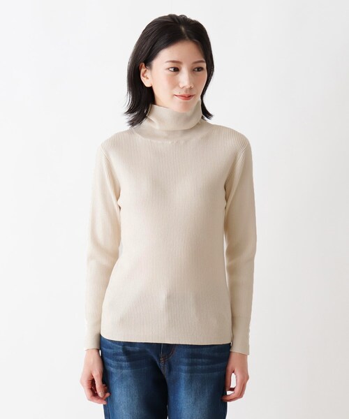 SHOO・LA・RUE（シューラルー）の「◆【M-3L】ちくちくしにくい袖ボタンつきリブニット（ニット/セーター・レディース・ブラック/ダークブラウン/ブルー/グリーン/アイボリー/サンドベージュ/ピンク系その他/アイボリー系2/ベージュ系その他5/ブラック系2・02/03/04/05）」の17枚目の写真