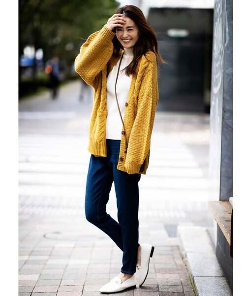 SHOO・LA・RUE（シューラルー）の「◆【M-3L】ちくちくしにくい袖ボタンつきリブニット（ニット/セーター・レディース・ブラック/ダークブラウン/ブルー/グリーン/アイボリー/サンドベージュ/ピンク系その他/アイボリー系2/ベージュ系その他5/ブラック系2・02/03/04/05）」の19枚目の写真