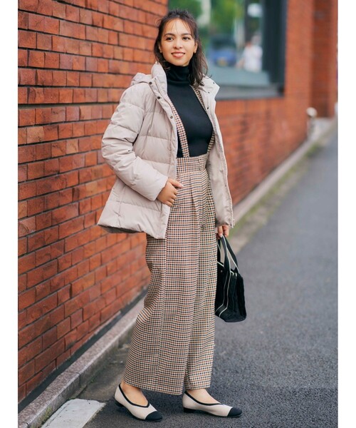 SHOO・LA・RUE（シューラルー）の「◆【M-3L】ちくちくしにくい袖ボタンつきリブニット（ニット/セーター・レディース・ブラック/ダークブラウン/ブルー/グリーン/アイボリー/サンドベージュ/ピンク系その他/アイボリー系2/ベージュ系その他5/ブラック系2・02/03/04/05）」の21枚目の写真