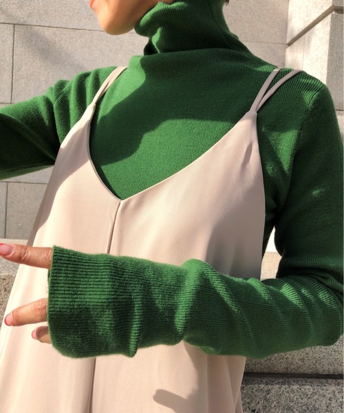 ulu（ウル）の「original longsleeve turtleneck knit（ニット/セーター・レディース・アイボリー/ブラック/グリーン・FREE）」の3枚目の写真