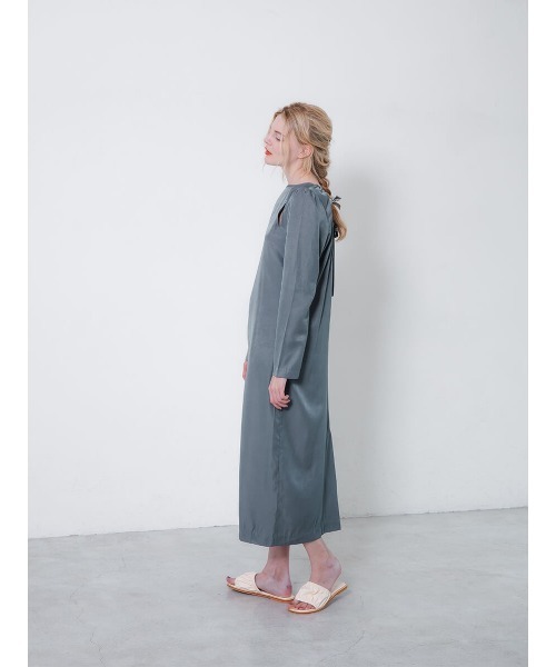 Ayla（アイラ）の「flat frill sandals（サンダル・レディース・ブラック/アイボリー・24/25/24.5/23.5/23）」の10枚目の写真