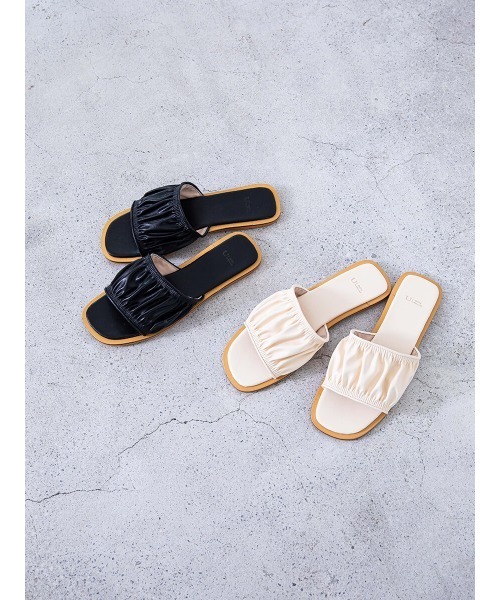 Ayla（アイラ）の「flat frill sandals（サンダル・レディース・ブラック/アイボリー・24/25/24.5/23.5/23）」の13枚目の写真